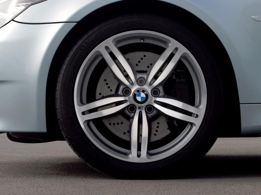  BMW M5 Touring 2007 года  (фото 31 из 56)